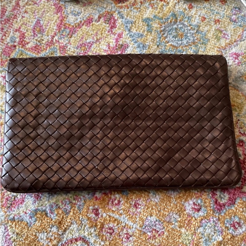 Bottega veneta Brown super soft Leather fold over clutch - Picture 2 of 8